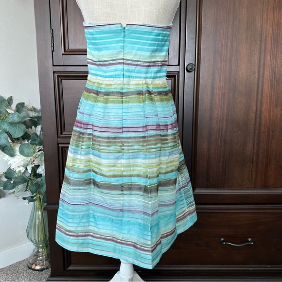 Donna Morgan Striped Watercolor Strapless Dress Size 6 - Picture 2 of 11